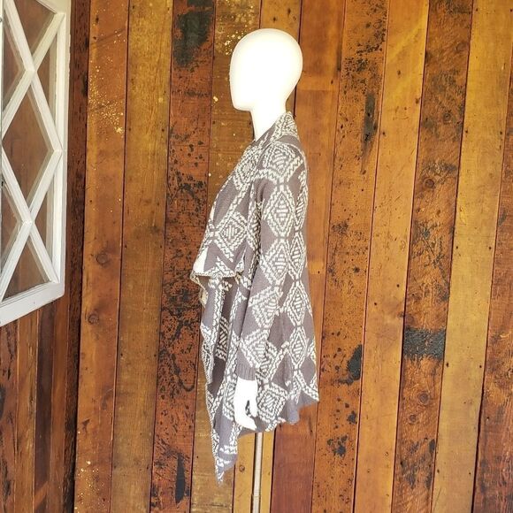 Show Me Your Mumu Grey Aztec Yummy Sweater - Picture 4 of 13